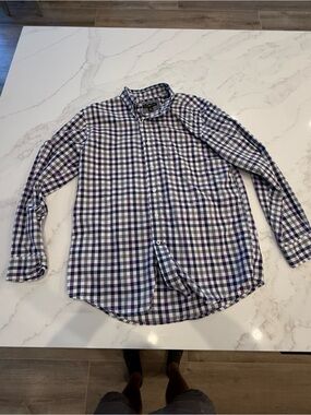 Men’s Club Room Button-Down Shirt Size Medium